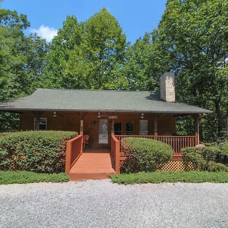 Mountain Dew - 2 Bedrooms, 2 Baths, Sleeps 4 Cabin Gatlinburg Bagian luar foto
